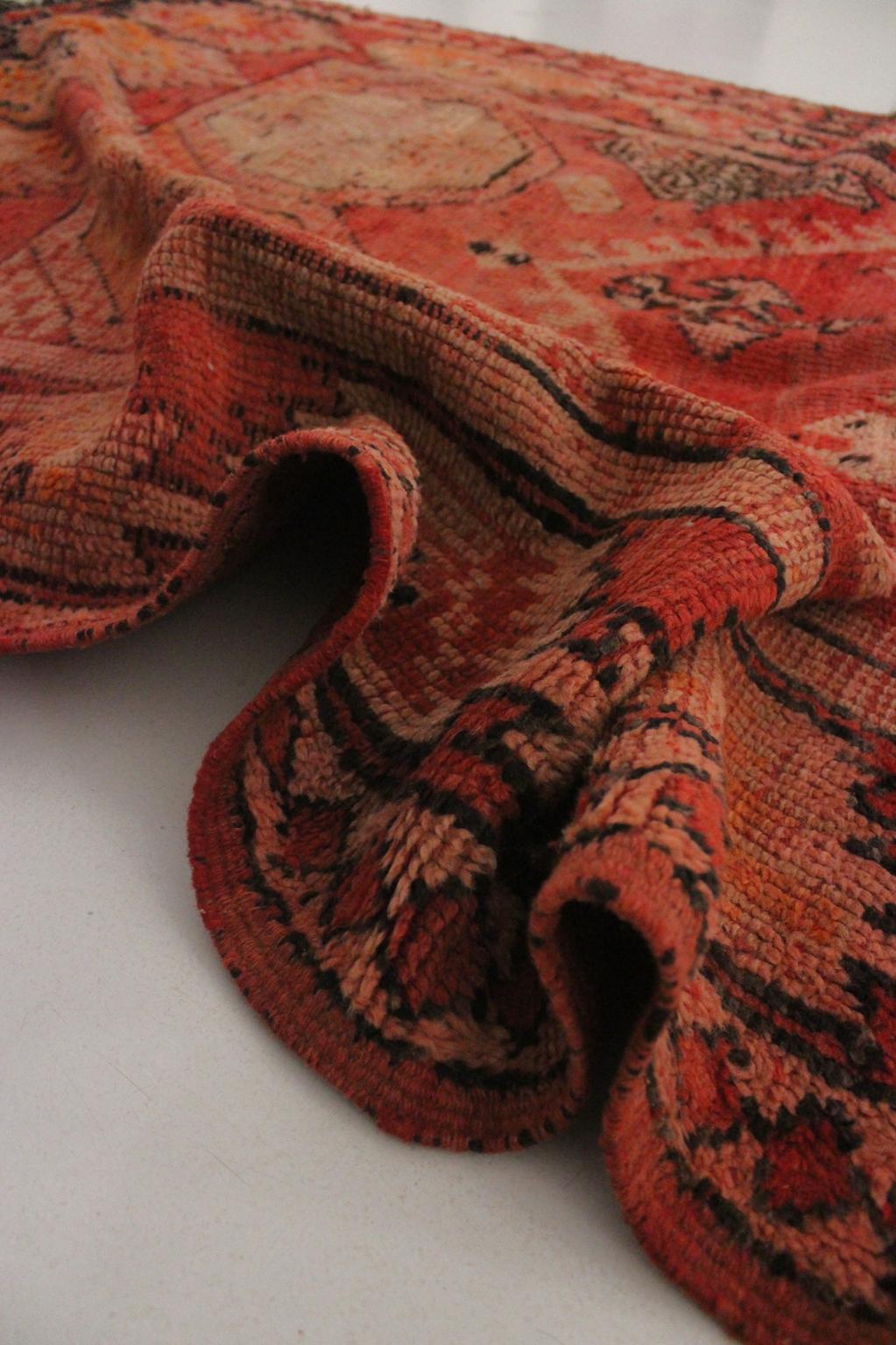 Vintage area moroccan rug - red - Mediouna - 5x9.5feet / 155x290cm