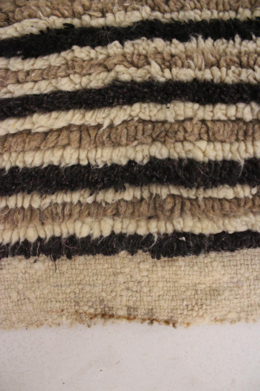 Vintage moroccan rug - Ourika - 4x5.7feet / 123x174cm