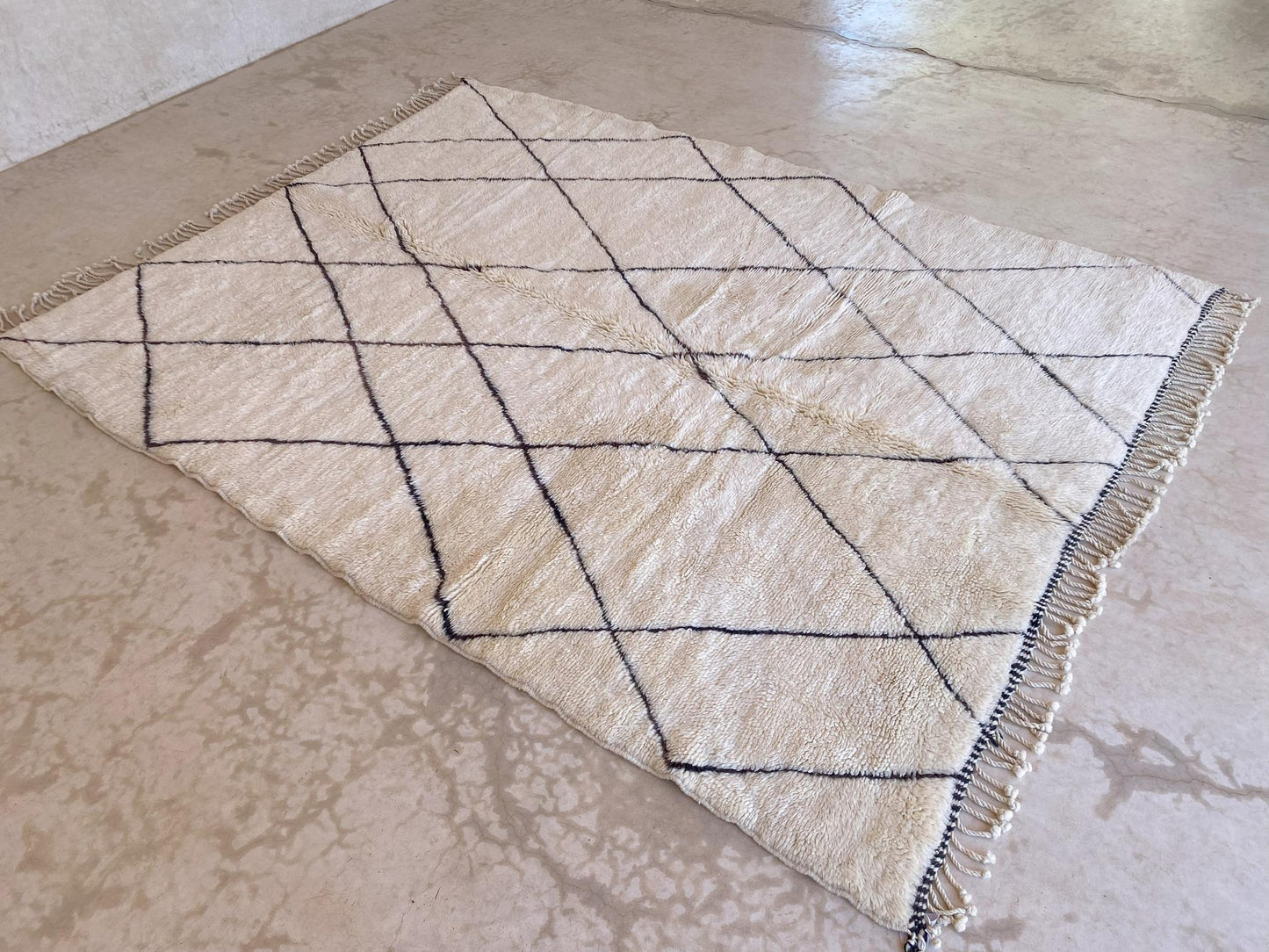 Contemporary area moroccan rug - cream - Mrirt - 7.4x9.8feet / 226x298cm