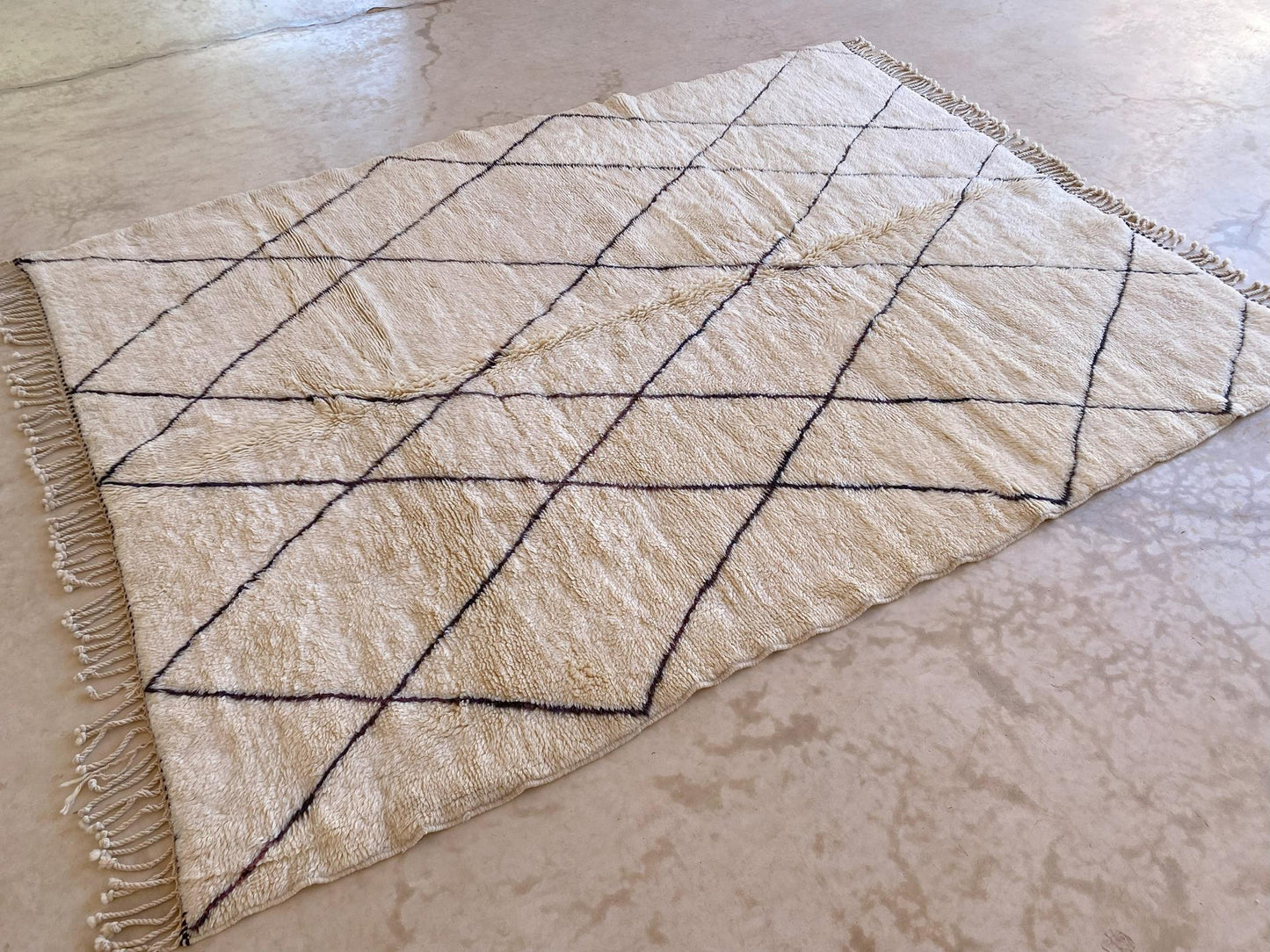Contemporary area moroccan rug - cream - Mrirt - 7.4x9.8feet / 226x298cm