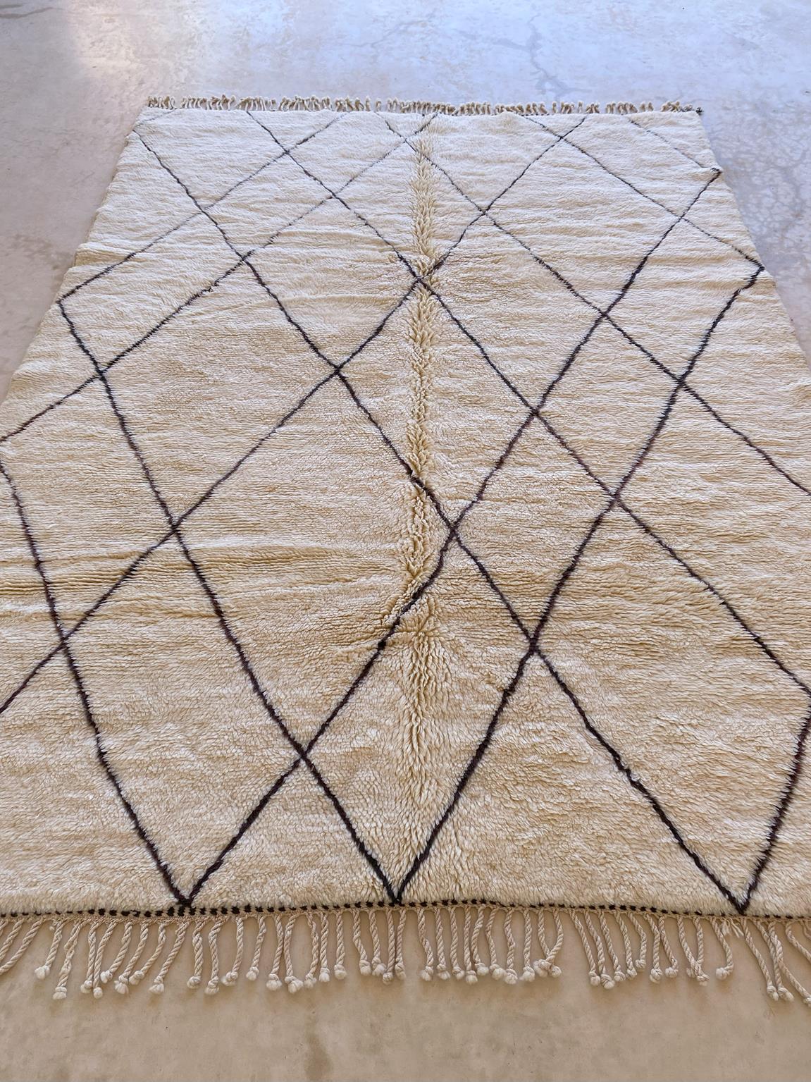 Contemporary area moroccan rug - cream - Mrirt - 7.4x9.8feet / 226x298cm