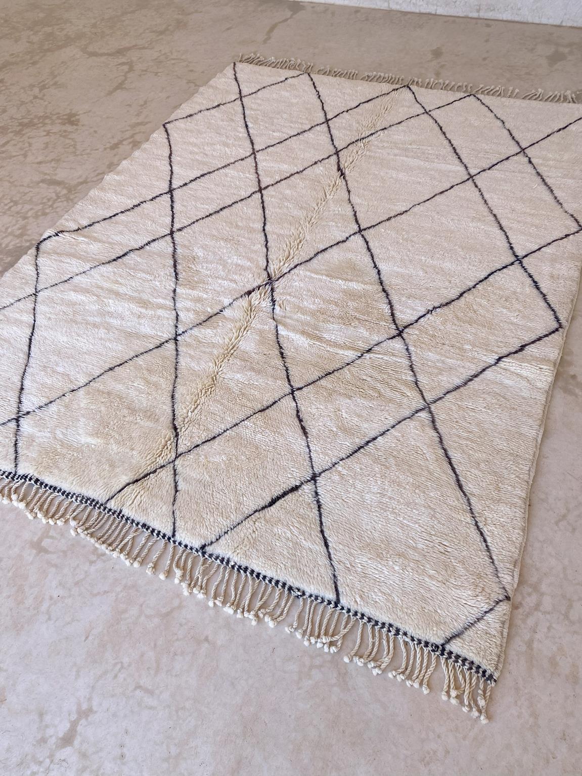 Contemporary area moroccan rug - cream - Mrirt - 7.4x9.8feet / 226x298cm