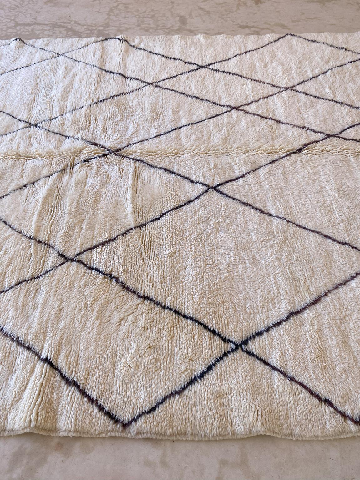 Contemporary area moroccan rug - cream - Mrirt - 7.4x9.8feet / 226x298cm