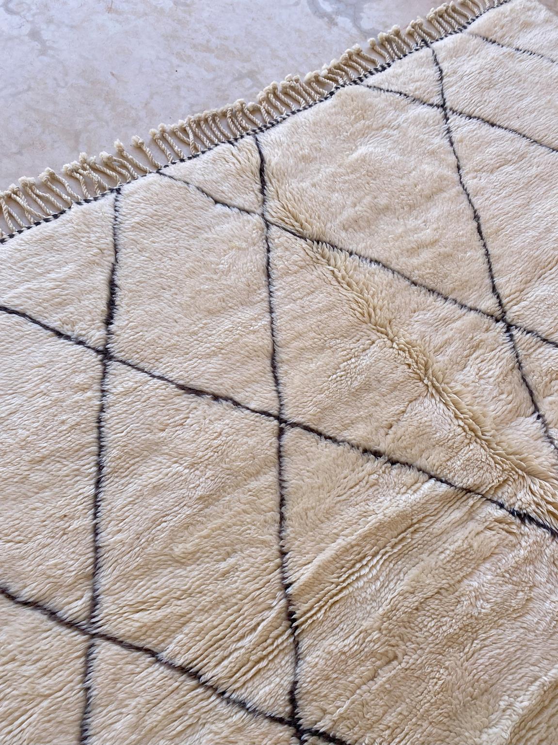 Contemporary area moroccan rug - cream - Mrirt - 7.4x9.8feet / 226x298cm