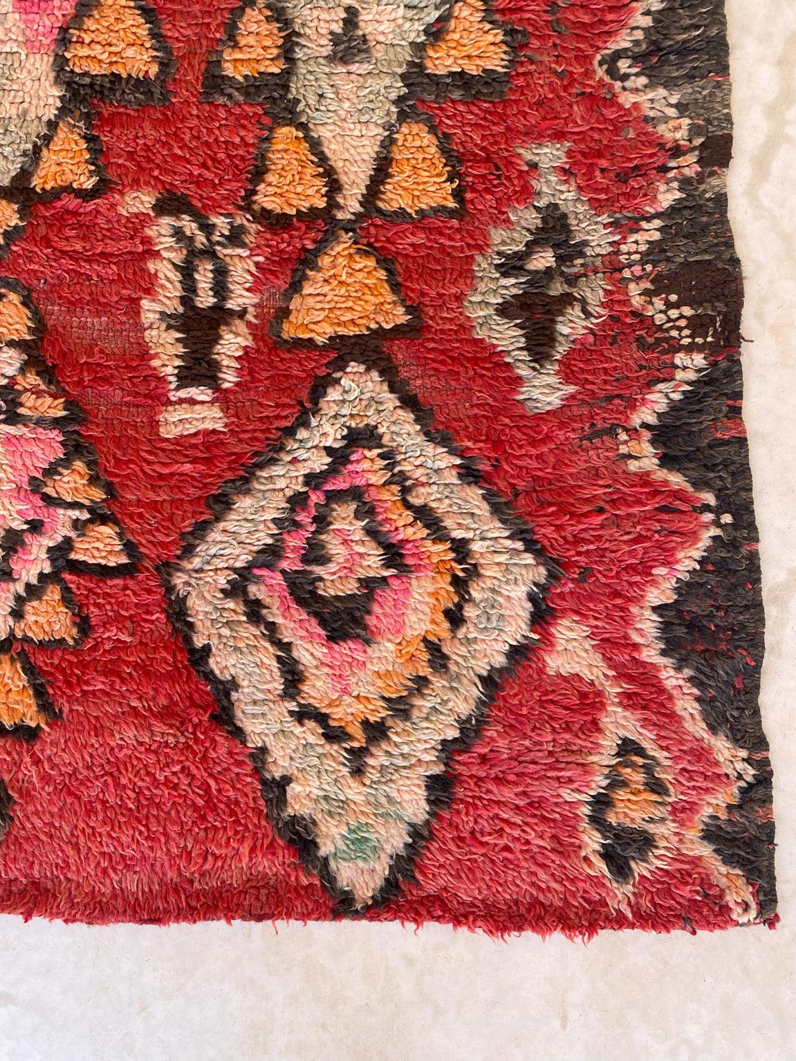 Vintage area moroccan rug - red - Rehamna - 5.9x12.2feet / 180x373cm
