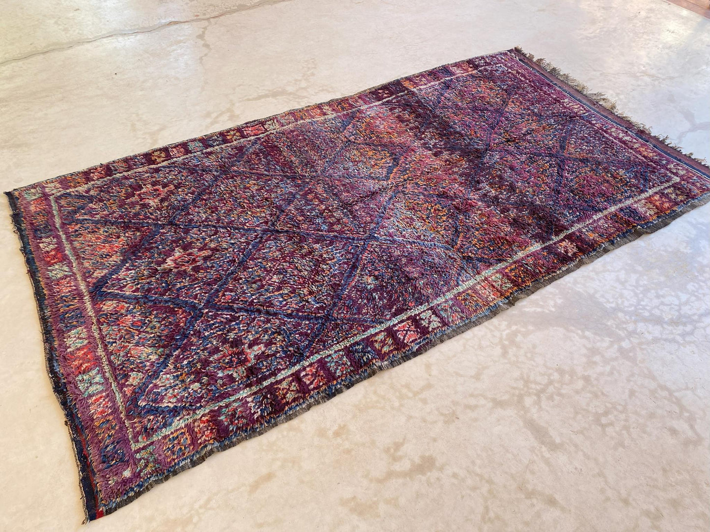Vintage area moroccan rug - purple - Beni Mguild - 5.8x10.4feet / 176x317cm