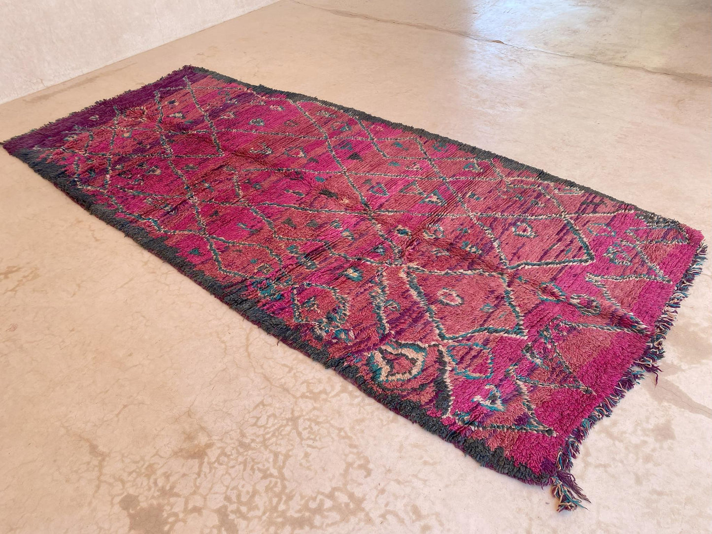 Vintage moroccan rug - purple - Talsint - 5.4-5.9x13.1feet / 165-180x400cm