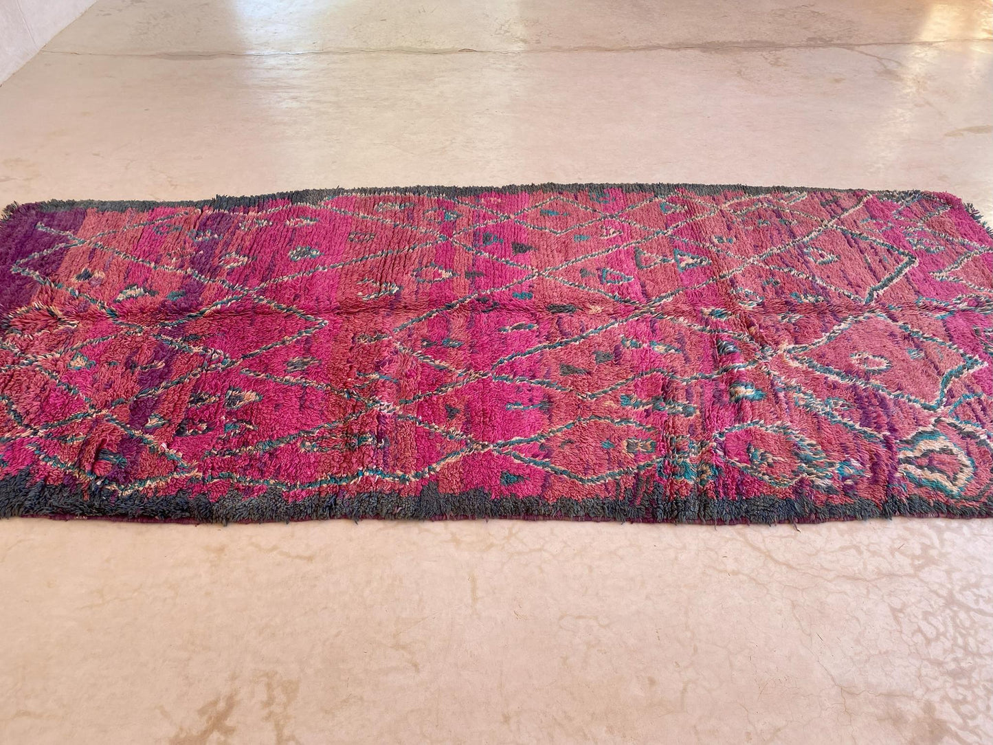 Vintage moroccan rug - purple - Talsint - 5.4-5.9x13.1feet / 165-180x400cm