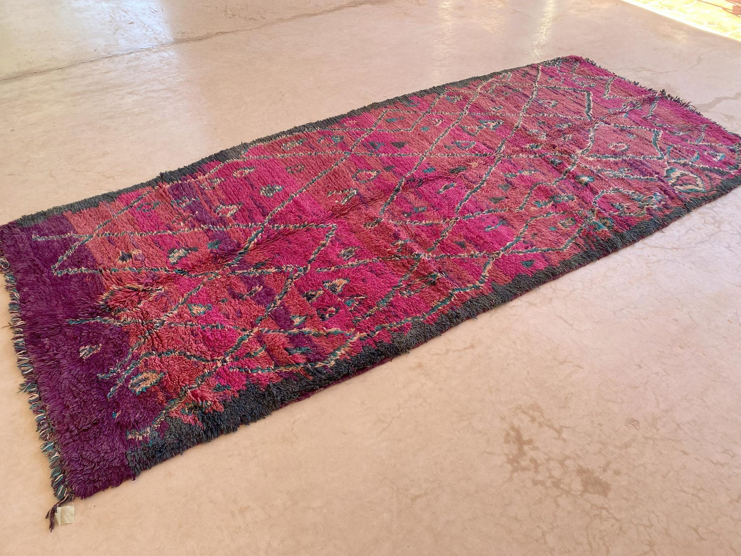 Vintage moroccan rug - purple - Talsint - 5.4-5.9x13.1feet / 165-180x400cm