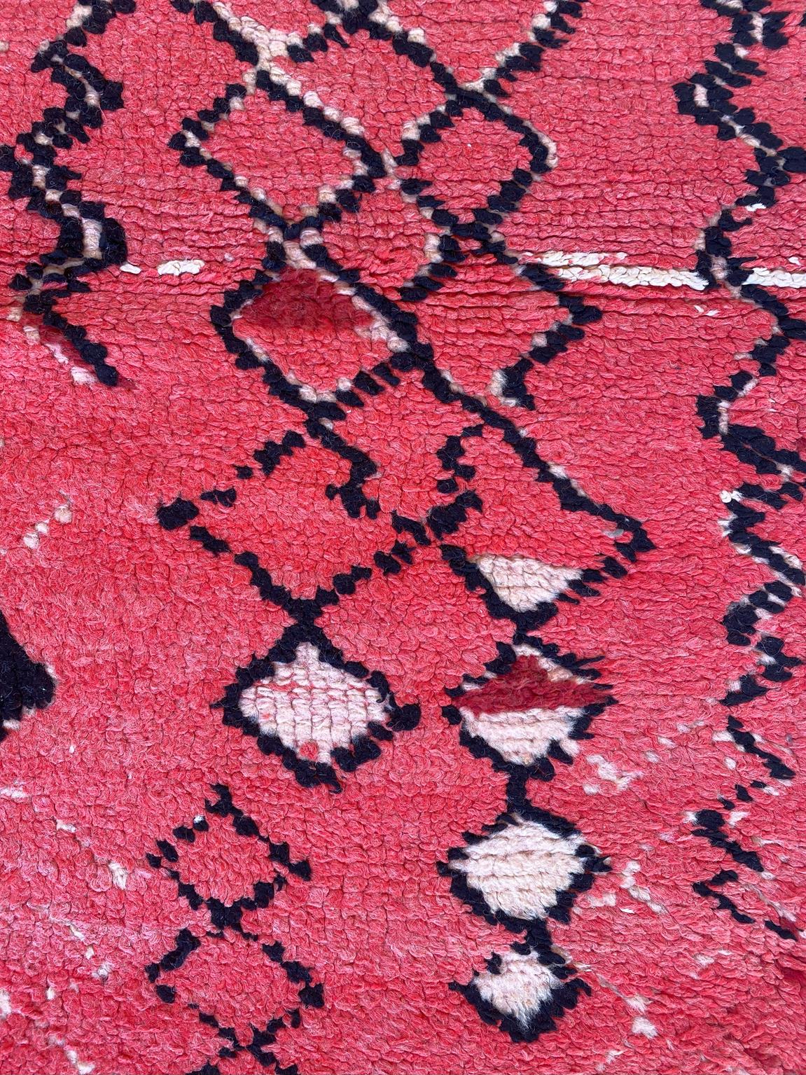 Vintage moroccan rug - red - Azilal - 4.9x13.4feet / 151x410cm