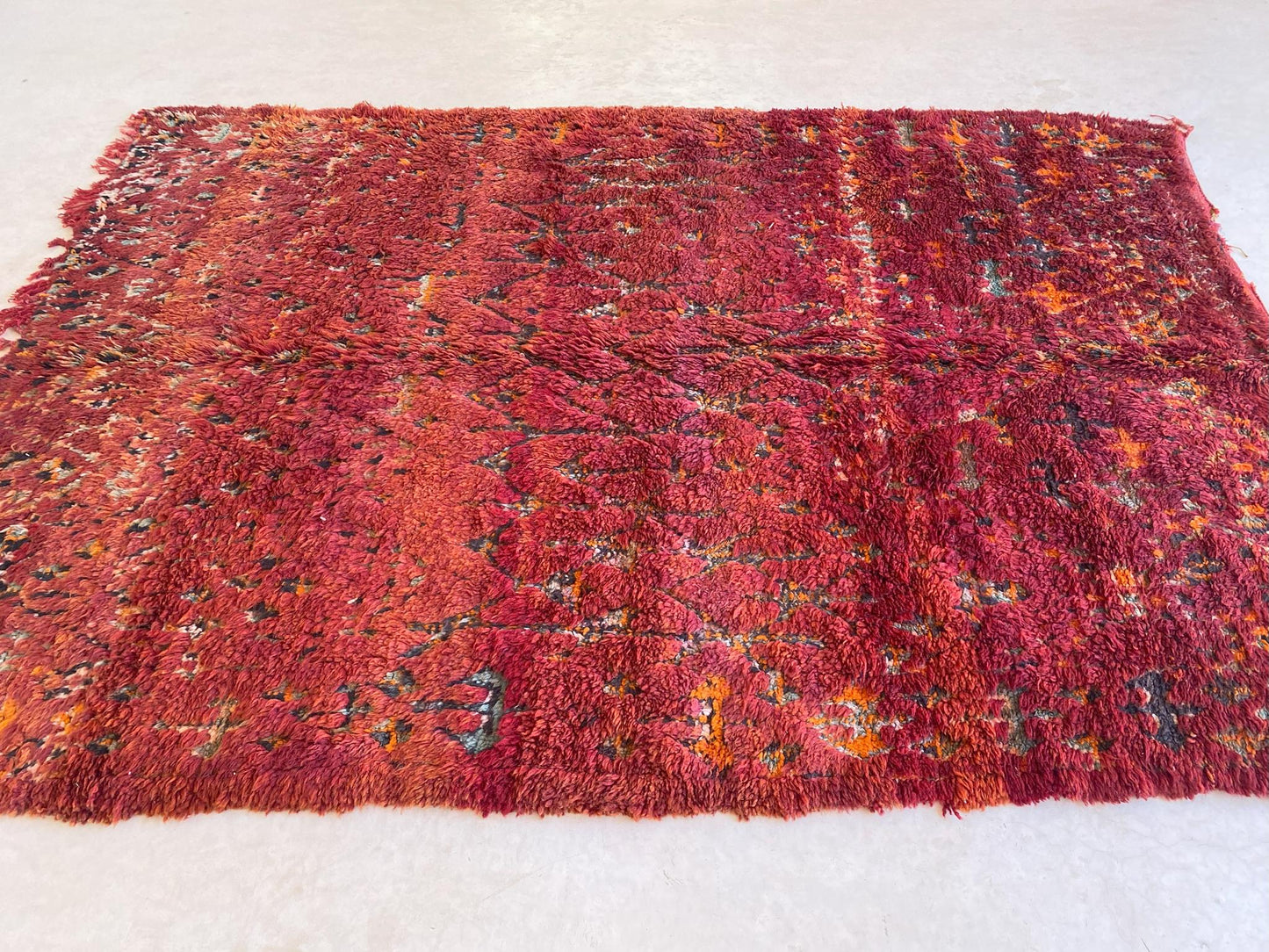 Vintage area moroccan rug - red - Zayane - 7x9.9feet / 216x302cm
