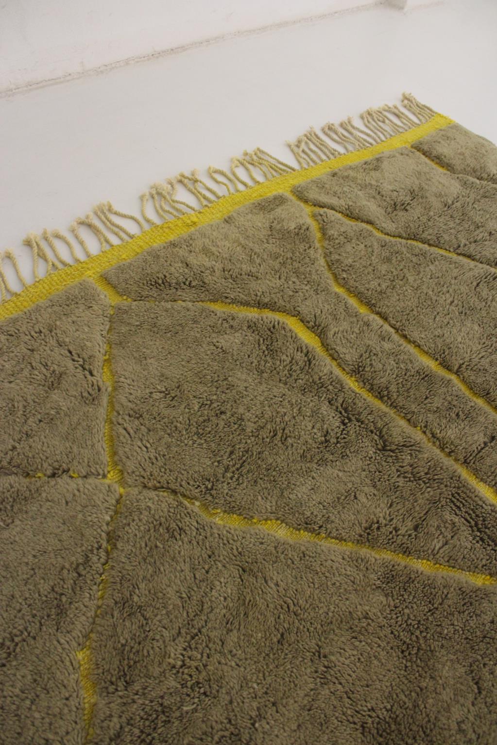 Contemporary area moroccan rug - khaki, yellow - Mrirt - 7.9x10feet / 240x306cm