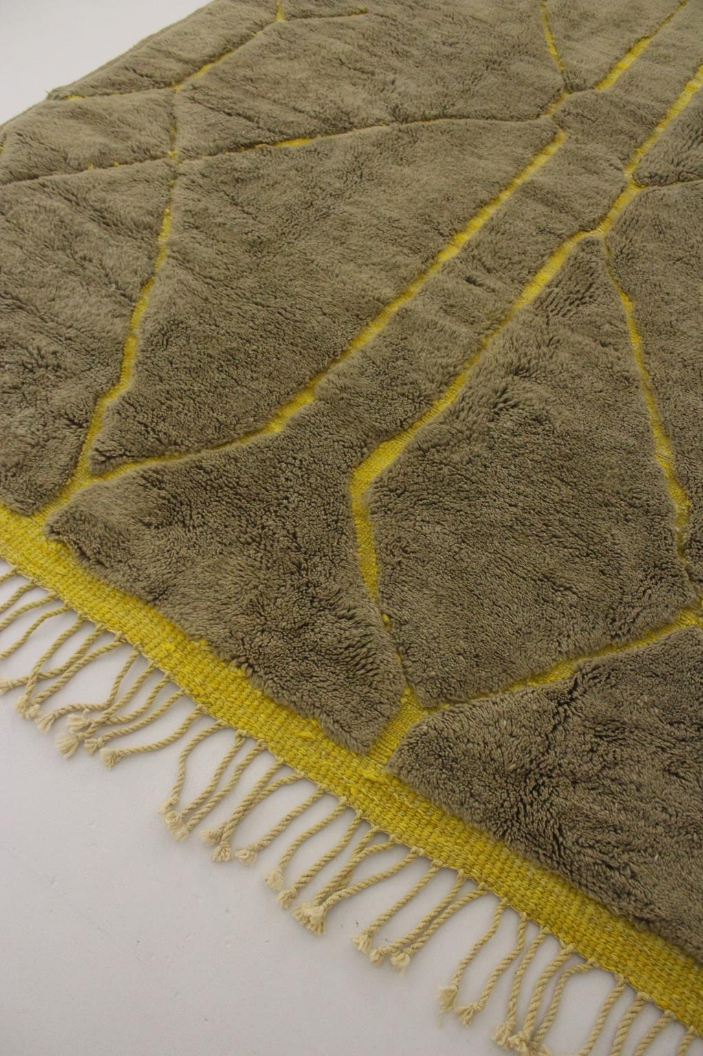 Contemporary area moroccan rug - khaki, yellow - Mrirt - 7.9x10feet / 240x306cm