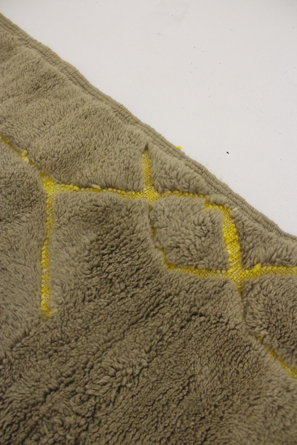 Contemporary area moroccan rug - khaki, yellow - Mrirt - 7.9x10feet / 240x306cm