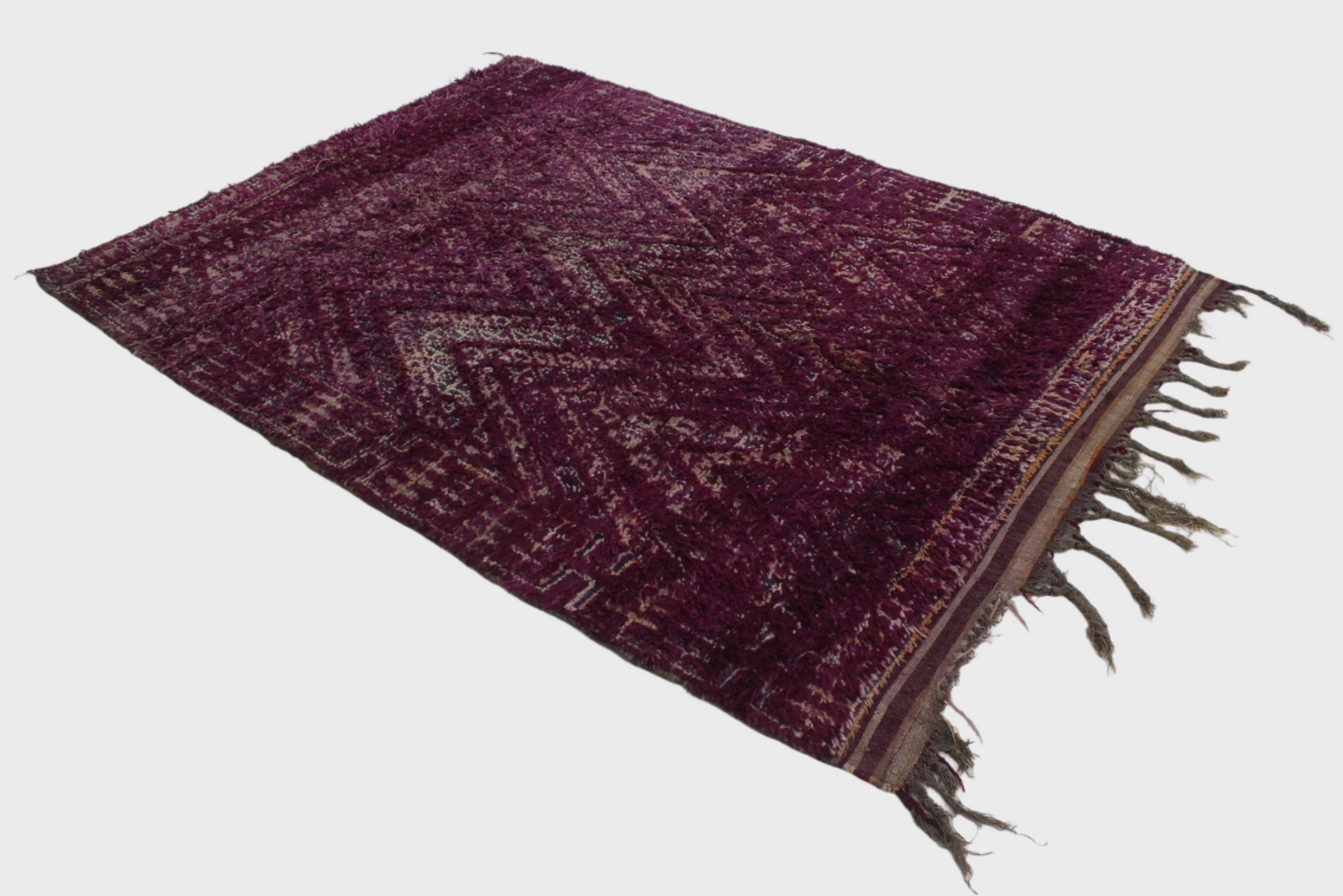 Vintage area moroccan rug - purple - Beni Mguild - 5.6x7.6feet / 173x233cm