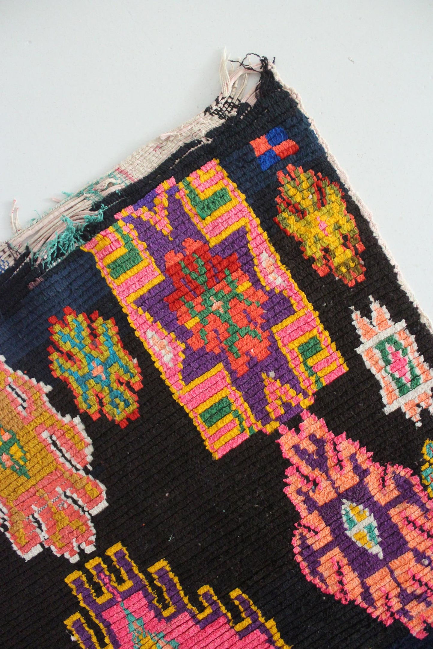 Vintage moroccan runner rug - dark blue, pink - Boucherouite - 2.6-2.9x6.8feet / 80-88x208cm