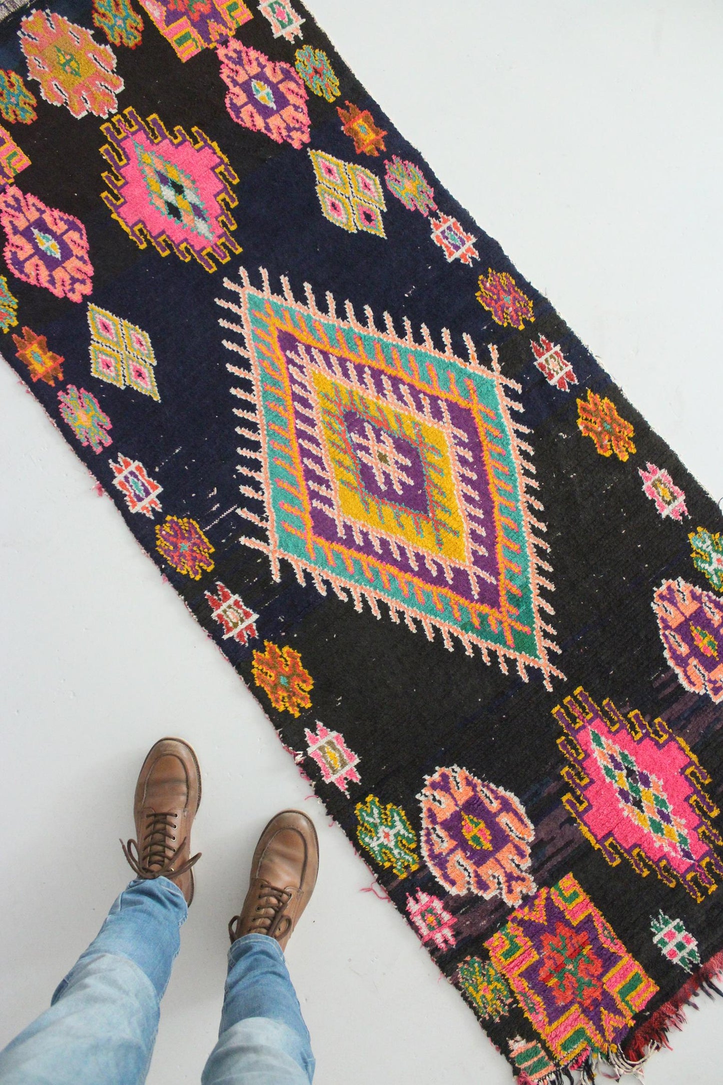 Vintage moroccan runner rug - dark blue, pink - Boucherouite - 2.6-2.9x6.8feet / 80-88x208cm