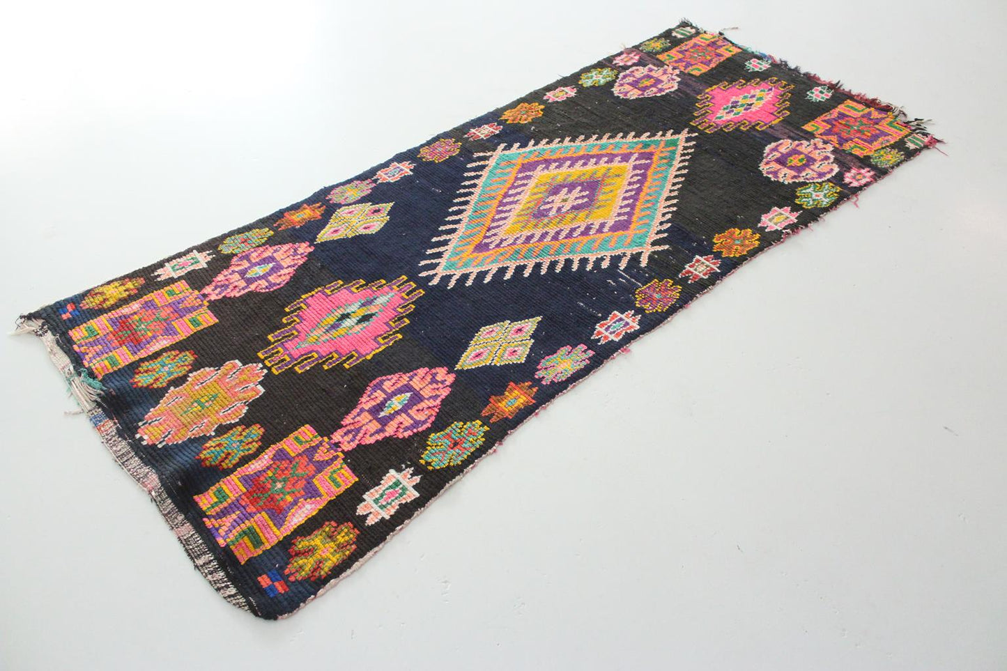 Vintage moroccan runner rug - dark blue, pink - Boucherouite - 2.6-2.9x6.8feet / 80-88x208cm