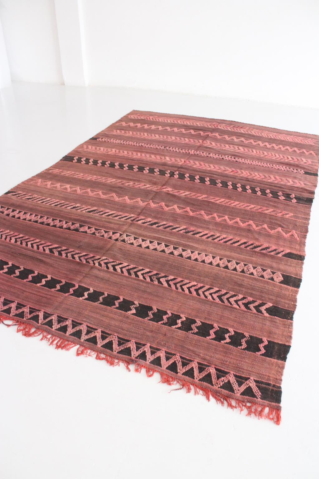 Vintage area moroccan rug - brown, pink - Kilim - 5.4x8.5feet / 165x260cm