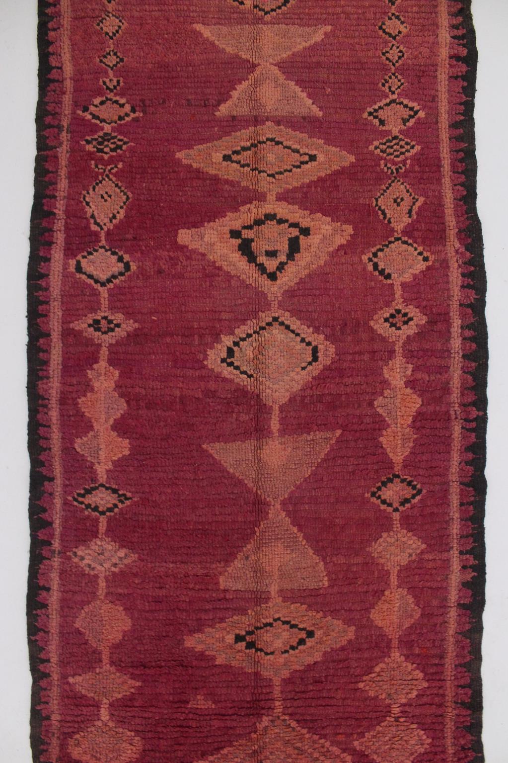Vintage moroccan runner rug - rasperry - Boujad - 3.4x10.5feet / 105x320cm