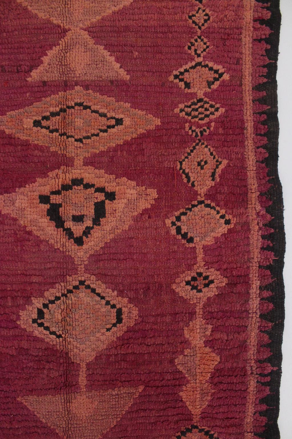 Vintage moroccan runner rug - rasperry - Boujad - 3.4x10.5feet / 105x320cm