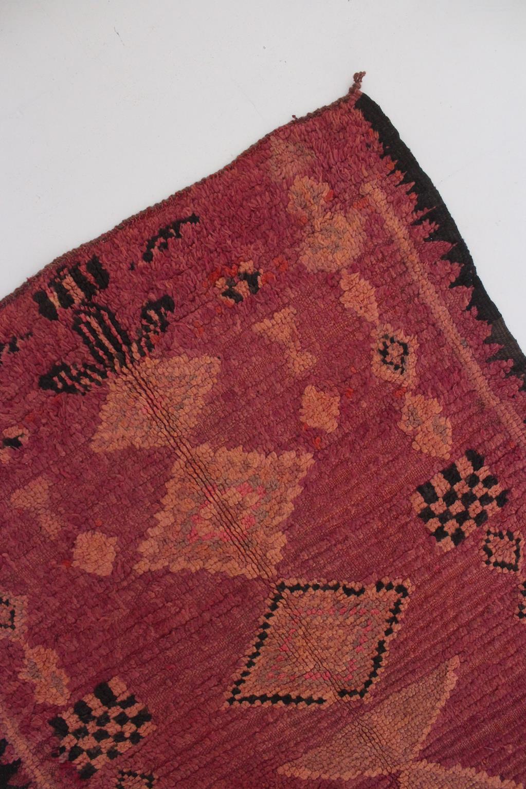 Vintage moroccan runner rug - rasperry - Boujad - 3.4x10.5feet / 105x320cm