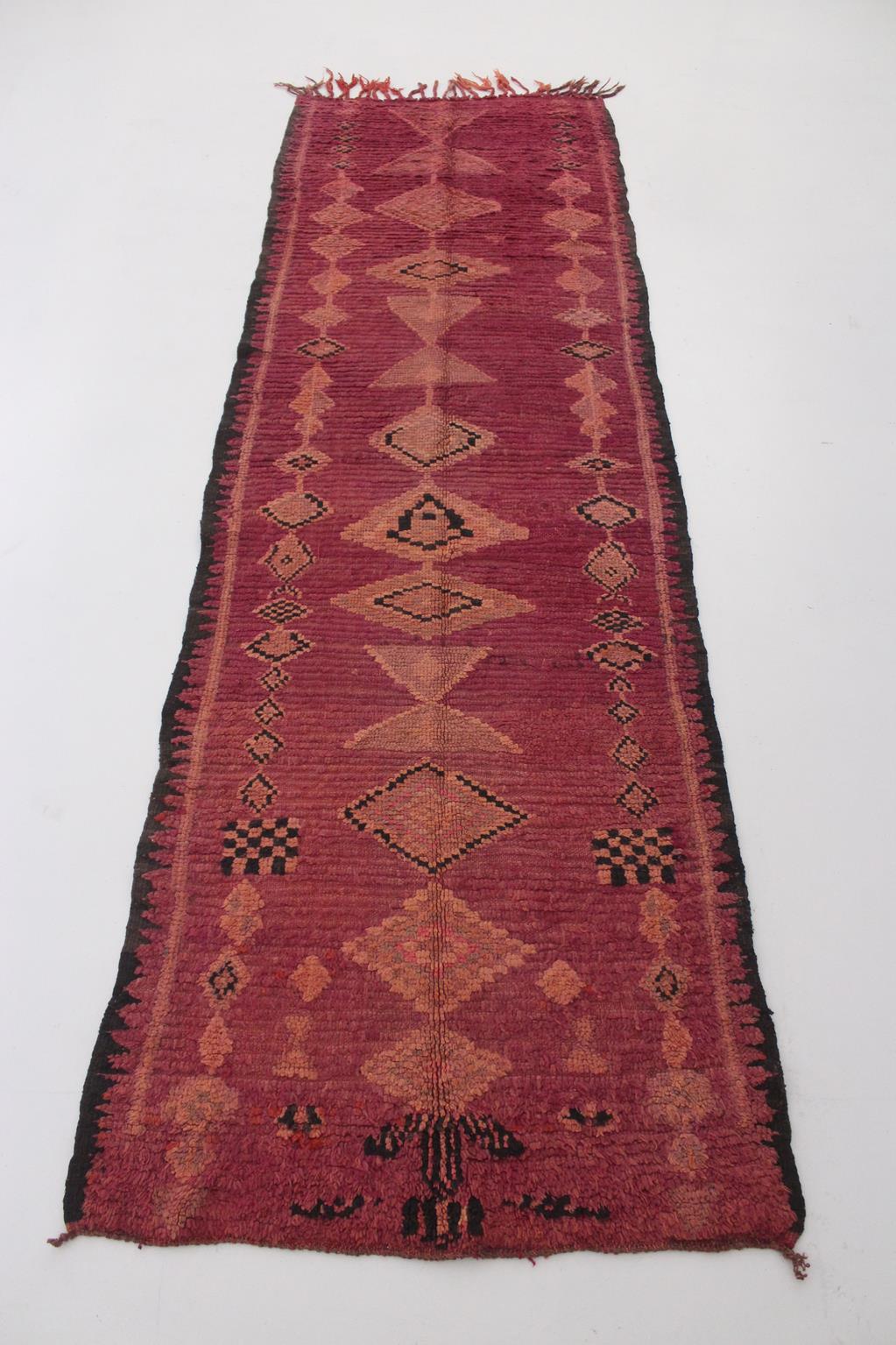 Vintage moroccan runner rug - rasperry - Boujad - 3.4x10.5feet / 105x320cm