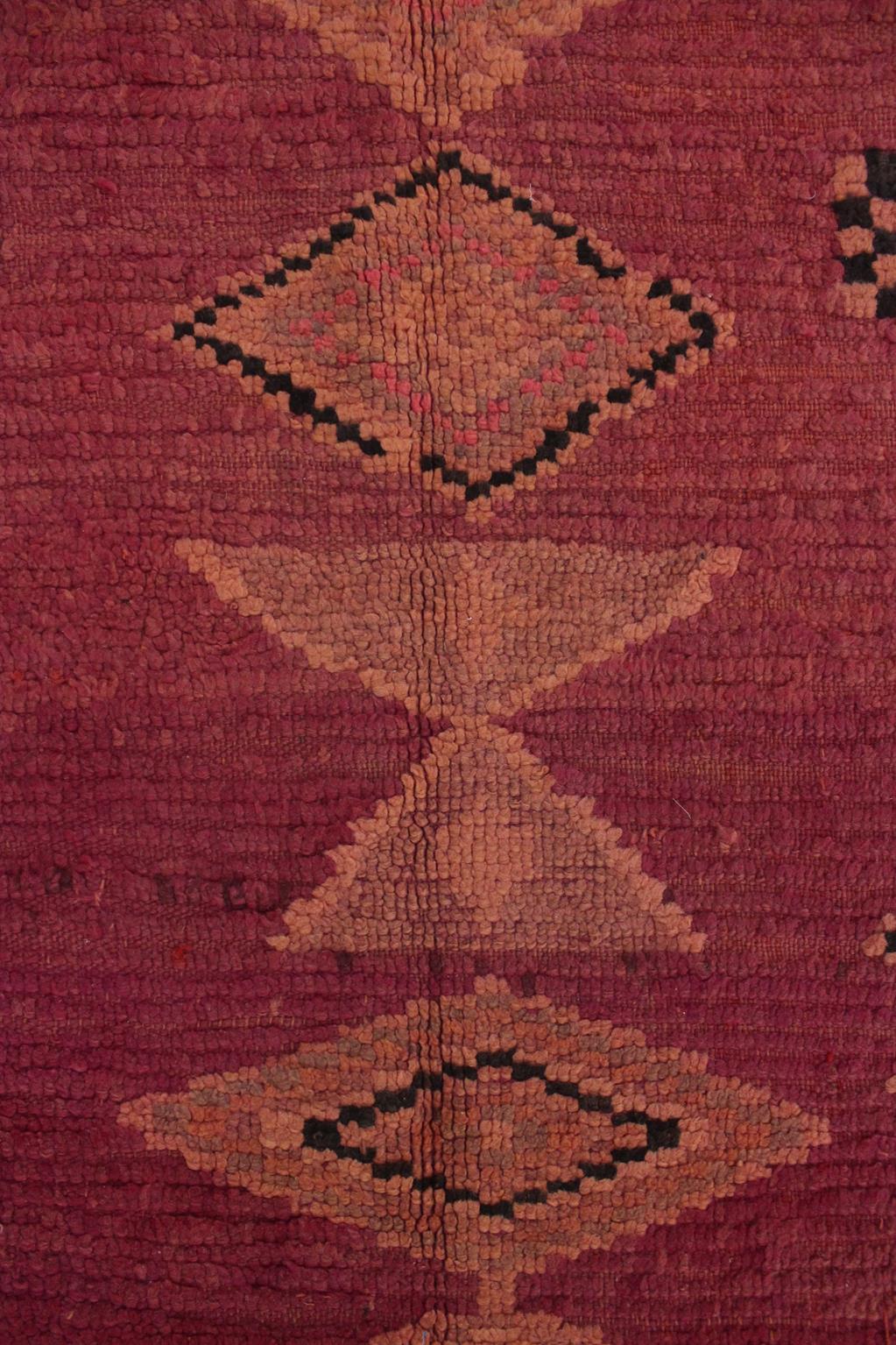 Vintage moroccan runner rug - rasperry - Boujad - 3.4x10.5feet / 105x320cm