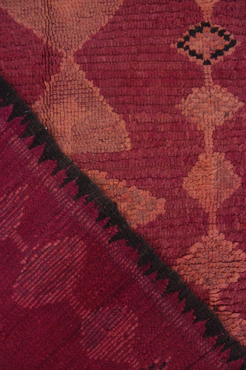 Vintage moroccan runner rug - rasperry - Boujad - 3.4x10.5feet / 105x320cm