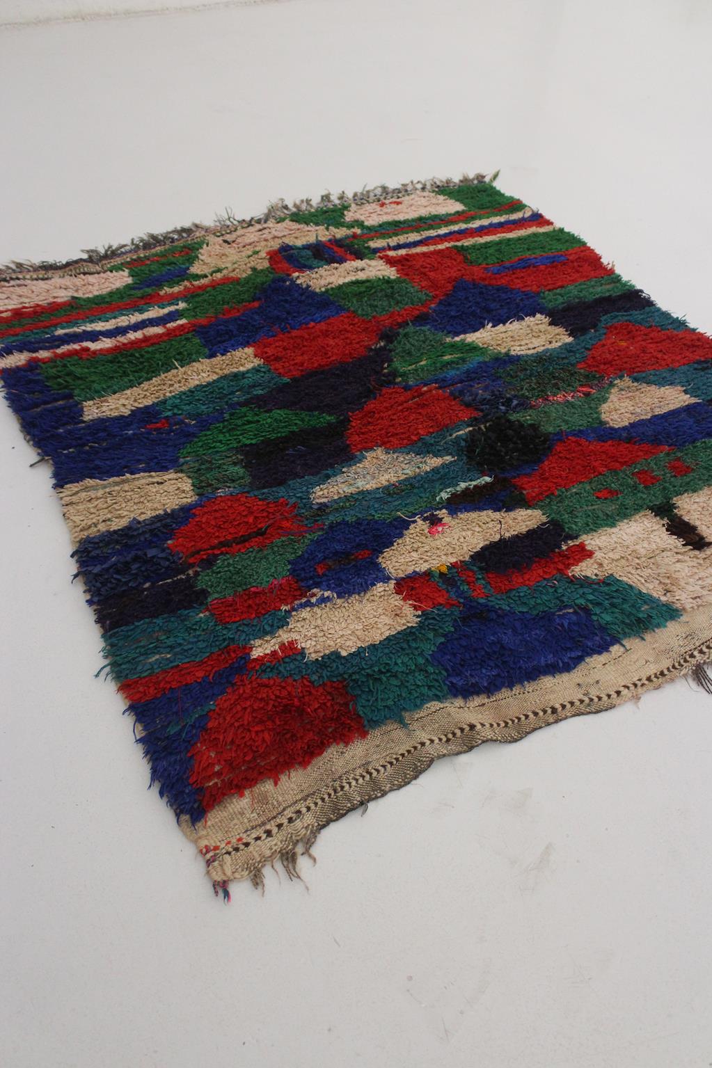 Vintage small moroccan rug - red, blue, green - Ourika - 4x4.4feet / 124x134cm