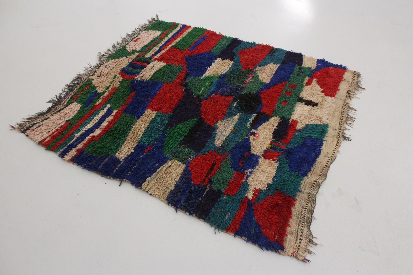 Vintage small moroccan rug - red, blue, green - Ourika - 4x4.4feet / 124x134cm