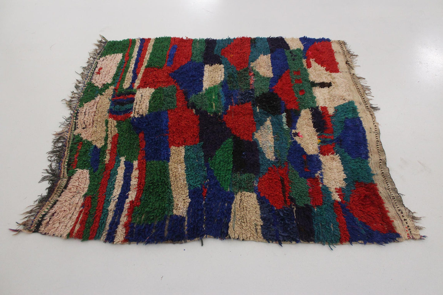 Vintage small moroccan rug - red, blue, green - Ourika - 4x4.4feet / 124x134cm