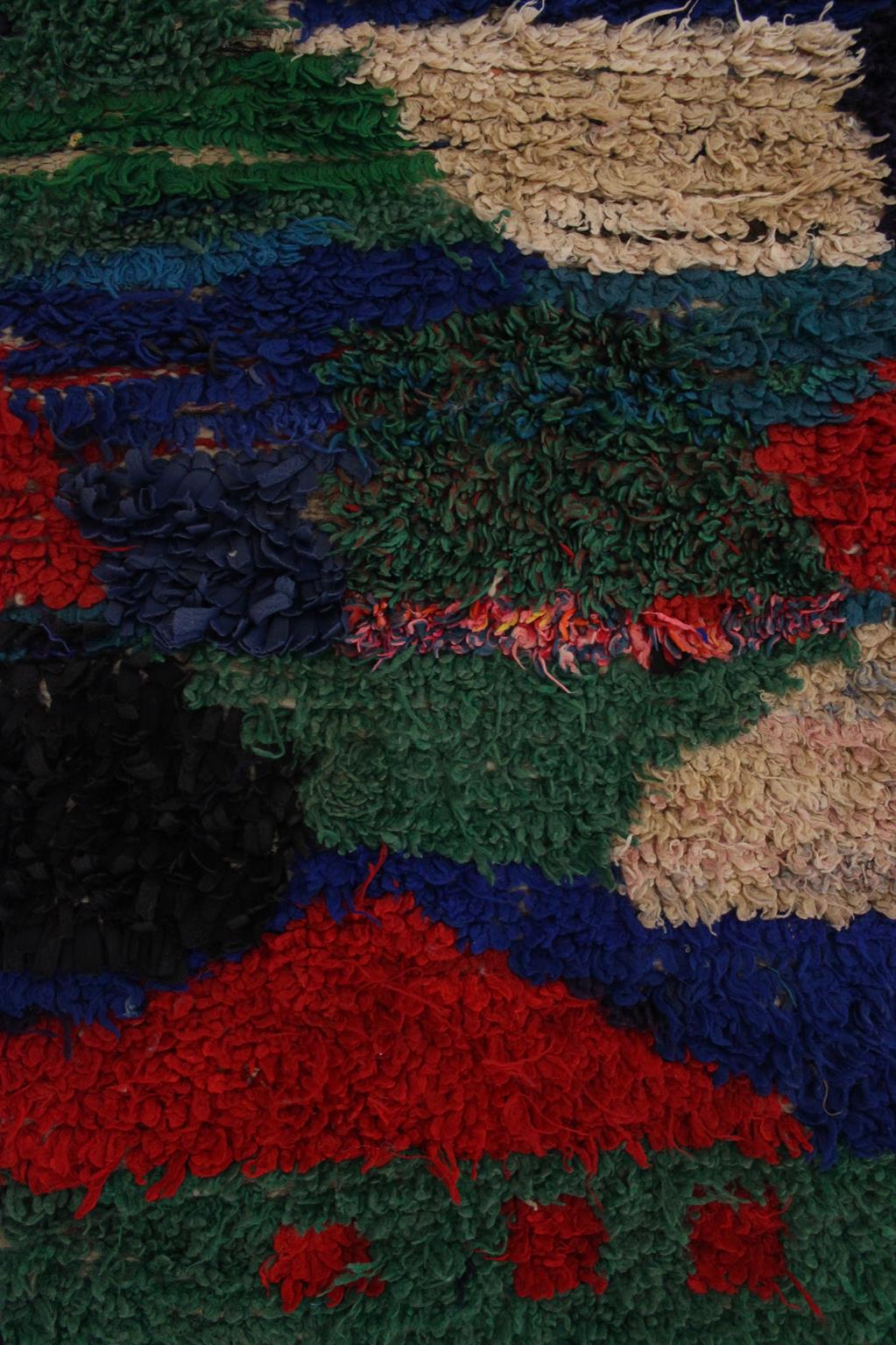 Vintage small moroccan rug - red, blue, green - Ourika - 4x4.4feet / 124x134cm
