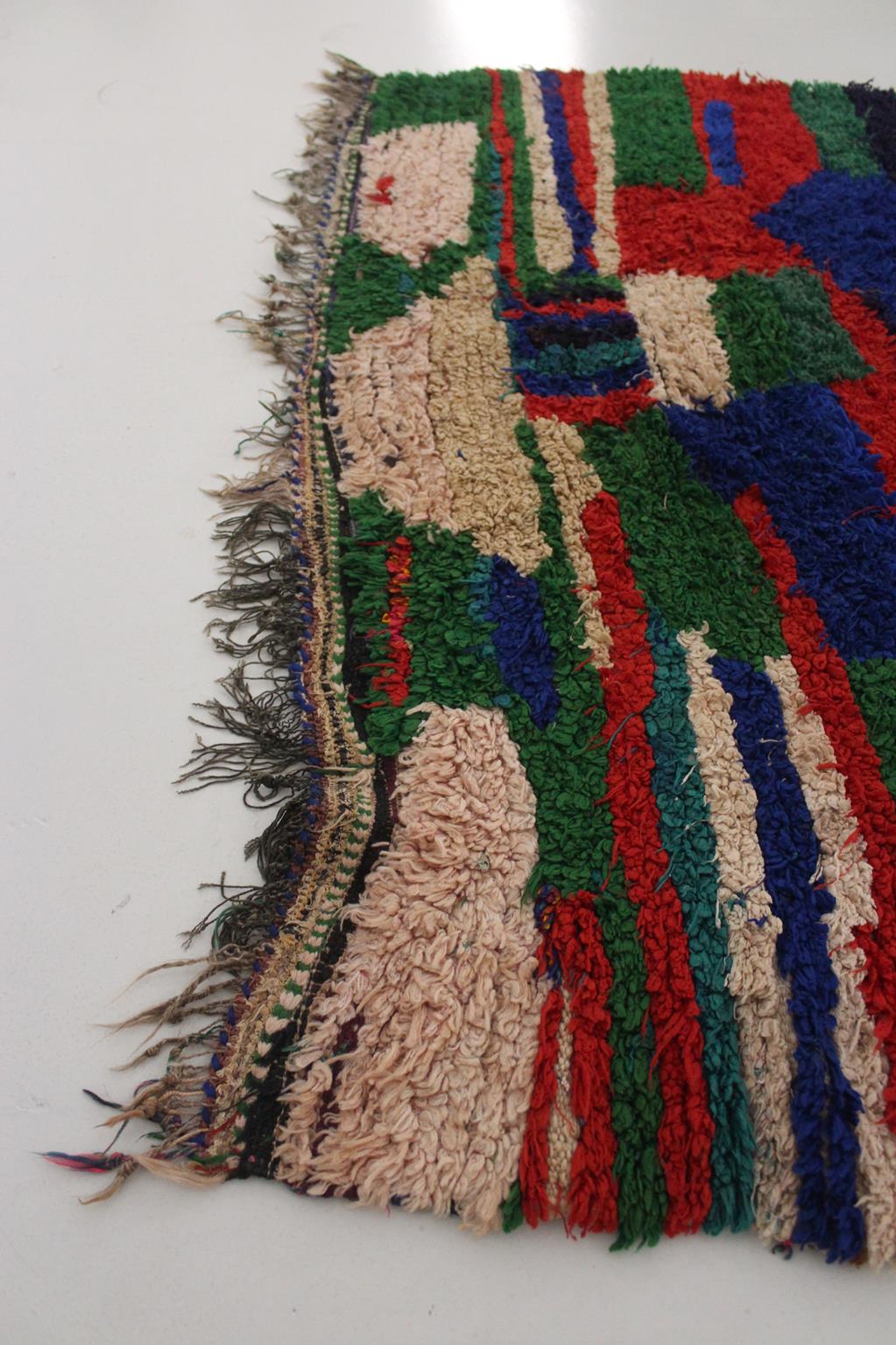 Vintage small moroccan rug - red, blue, green - Ourika - 4x4.4feet / 124x134cm