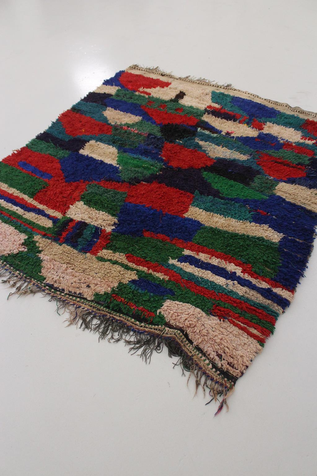 Vintage small moroccan rug - red, blue, green - Ourika - 4x4.4feet / 124x134cm