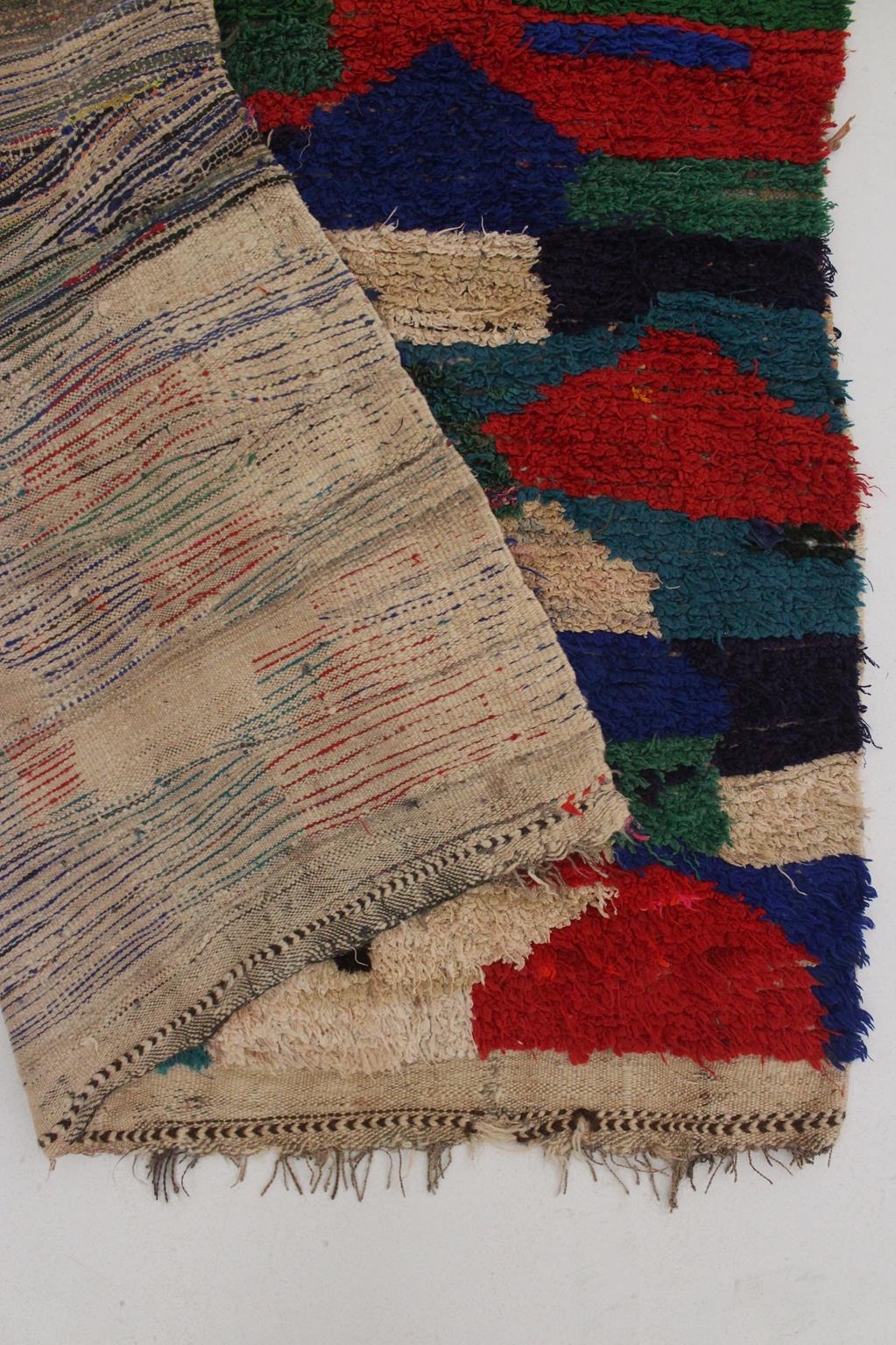 Vintage small moroccan rug - red, blue, green - Ourika - 4x4.4feet / 124x134cm
