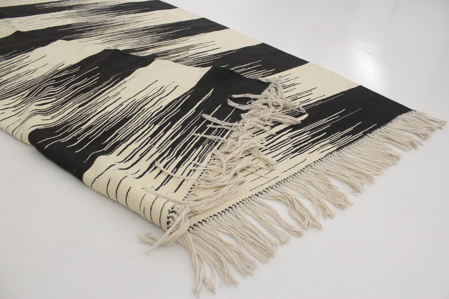 New area moroccan rug - cream, black - Kilim Akhnif - 6.1x9.4feet / 186x287cm