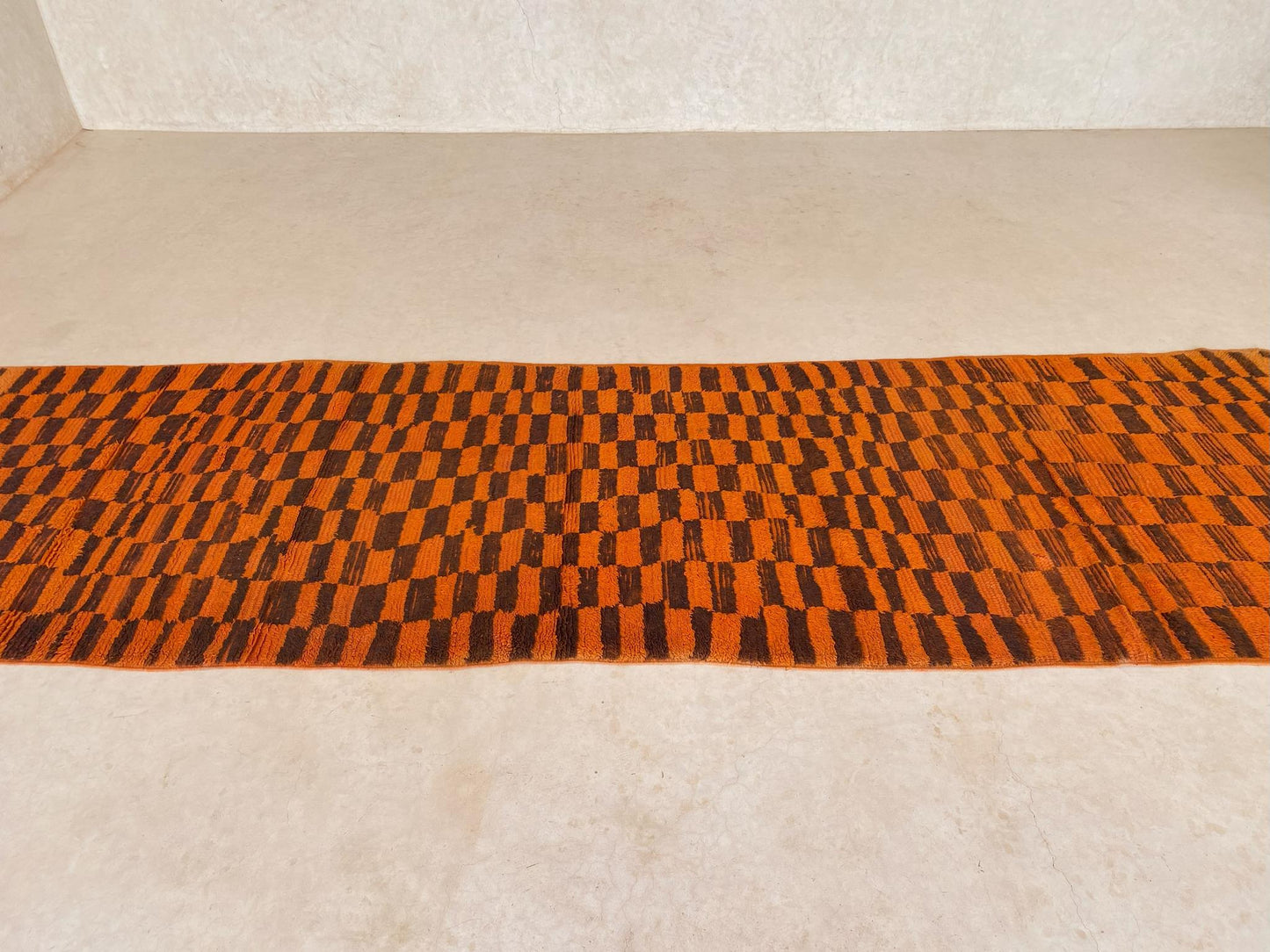 Vintage moroccan runner rug - checkered in orange - Boujad - 3.8x12.8feet / 115x390cm