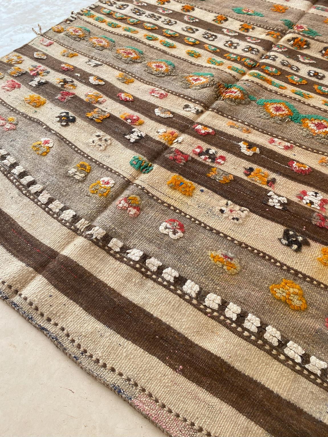 Vintage moroccan rug - Kilim - 4.3x12feet / 132x367cm