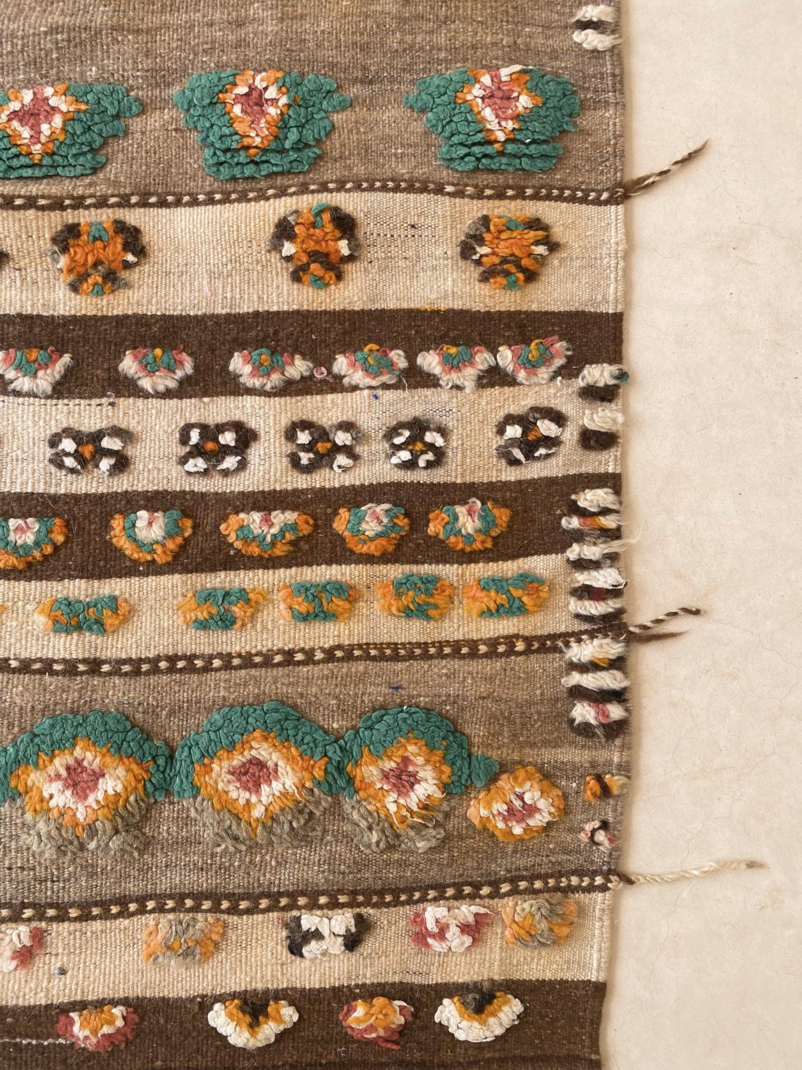 Vintage moroccan rug - Kilim - 4.3x12feet / 132x367cm