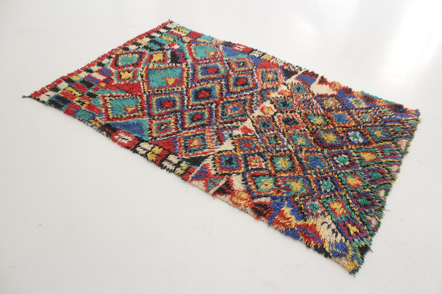 Vintage moroccan rug - red, blue, green - Azilal - 4.1x6.5feet / 125x200cm
