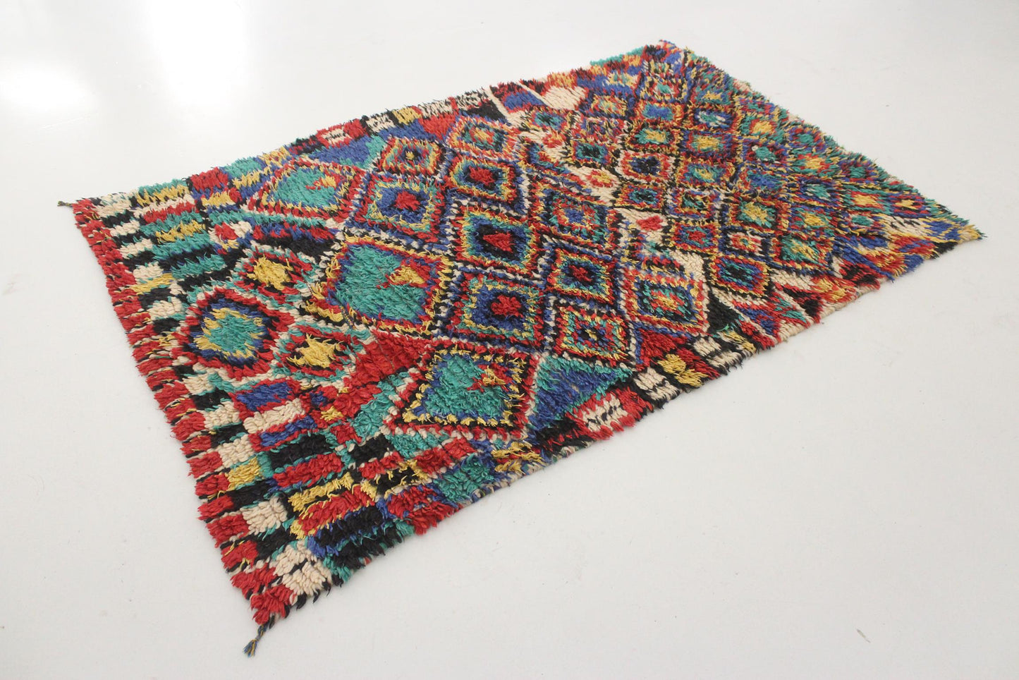 Vintage moroccan rug - red, blue, green - Azilal - 4.1x6.5feet / 125x200cm