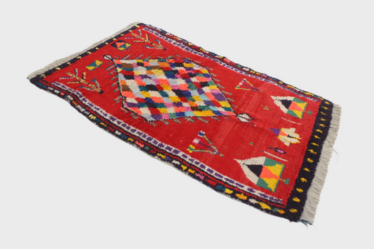 Vintage small moroccan rug - red - Boucherouite - 2.3x4.1feet / 70x125cm