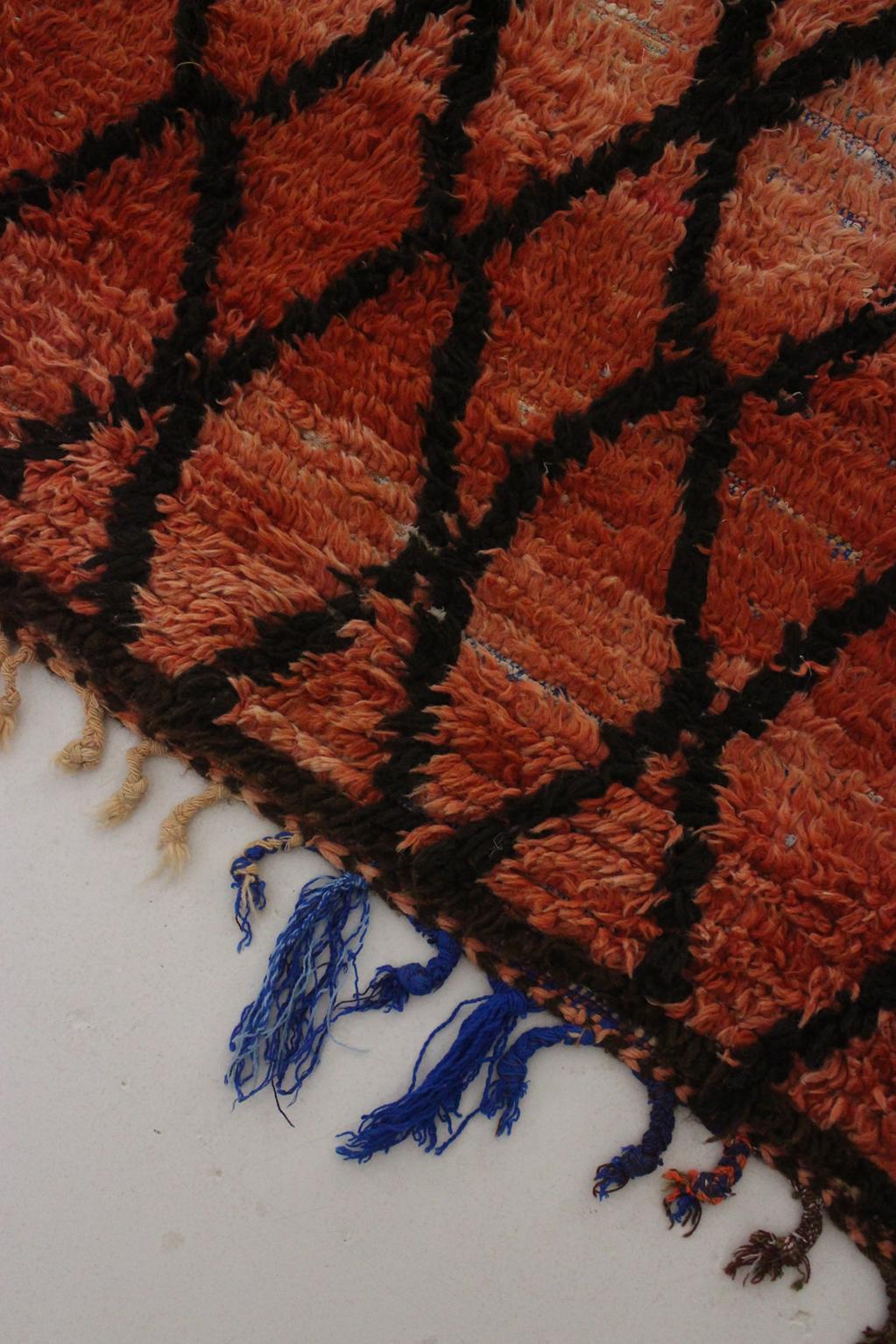 Vintage moroccan rug - red, black, pink - Wool boucherouite - 5.5x7.2feet / 169x220cm