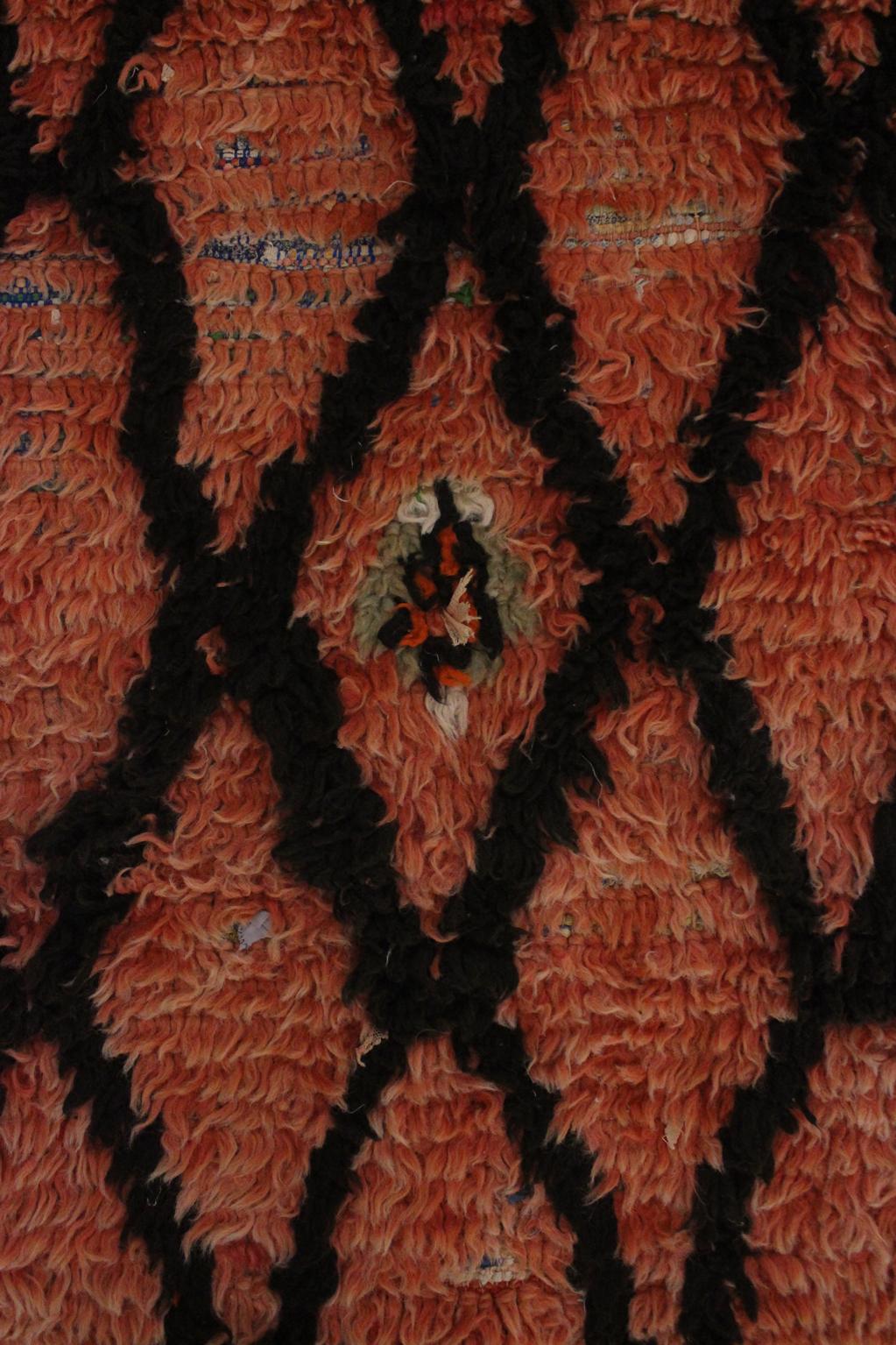 Vintage moroccan rug - red, black, pink - Wool boucherouite - 5.5x7.2feet / 169x220cm