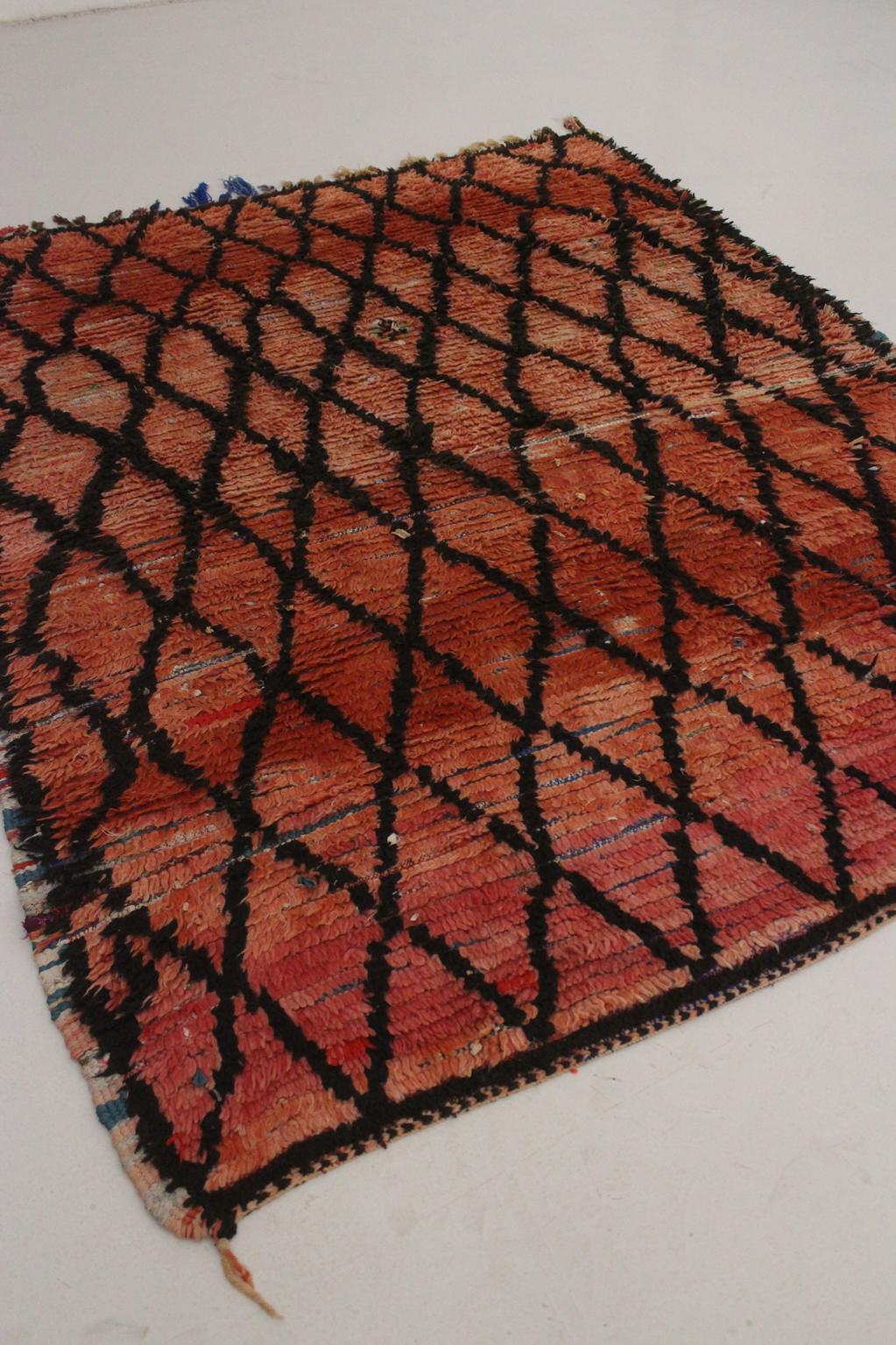 Vintage moroccan rug - red, black, pink - Wool boucherouite - 5.5x7.2feet / 169x220cm