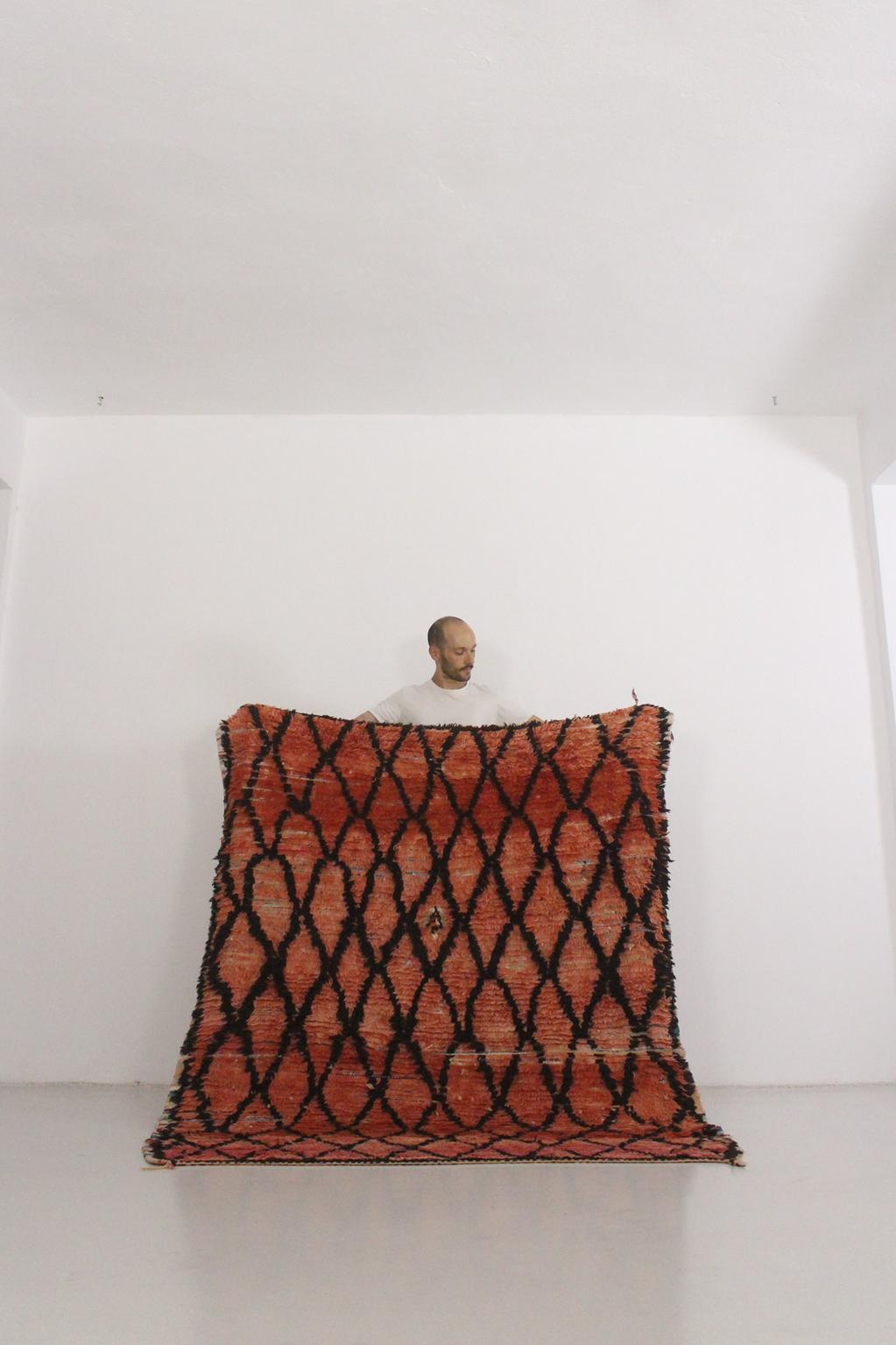 Vintage moroccan rug - red, black, pink - Wool boucherouite - 5.5x7.2feet / 169x220cm