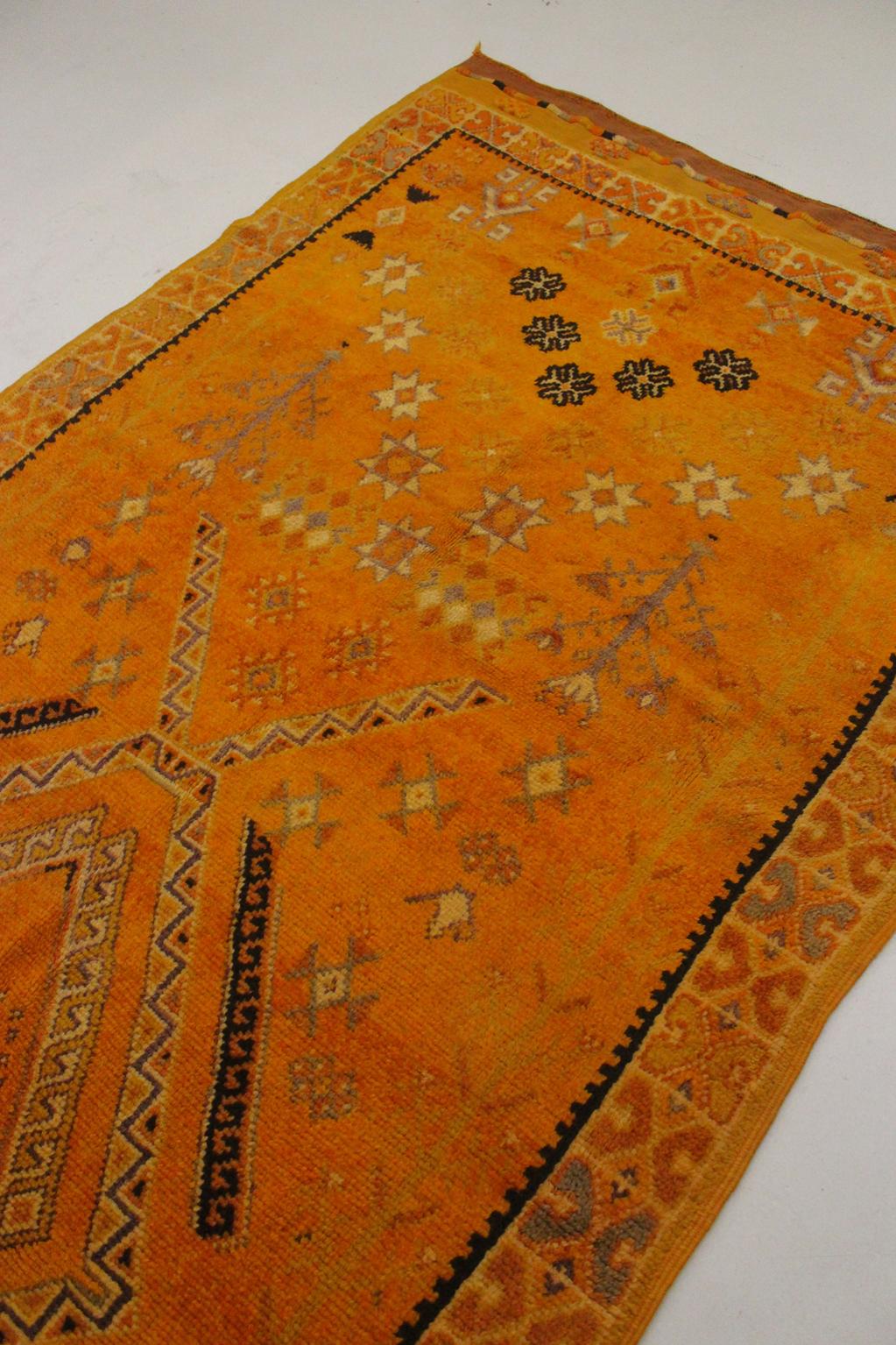 Vintage traditional moroccan rug - yellow, orange - Taznakht - 4.9x12.6feet / 150x385cm