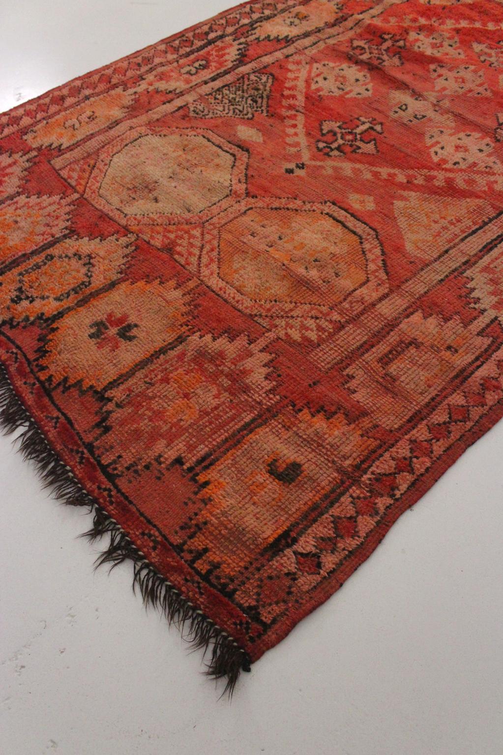 Vintage area moroccan rug - red - Mediouna - 5x9.5feet / 155x290cm