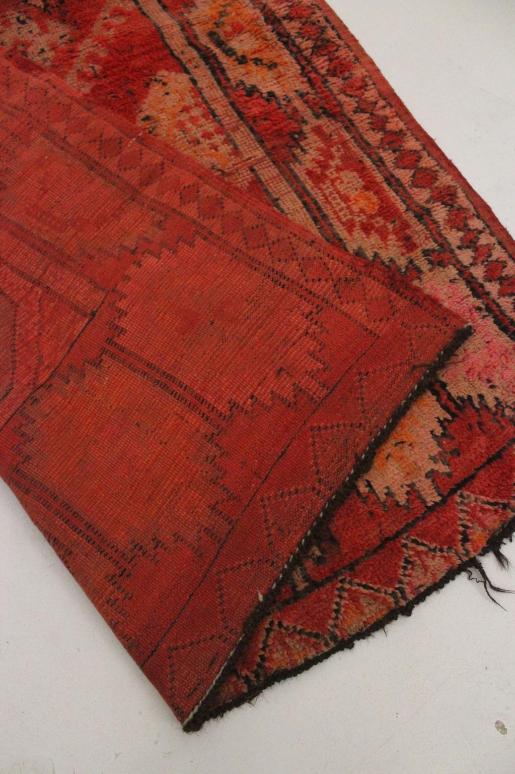 Vintage area moroccan rug - red - Mediouna - 5x9.5feet / 155x290cm